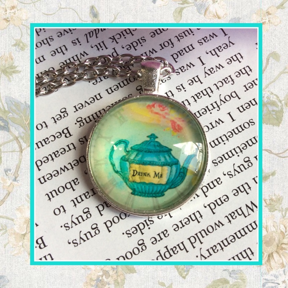 🌺 DRINK ME NECKLACE SILVER ALICE IN WONDERLAND TEA